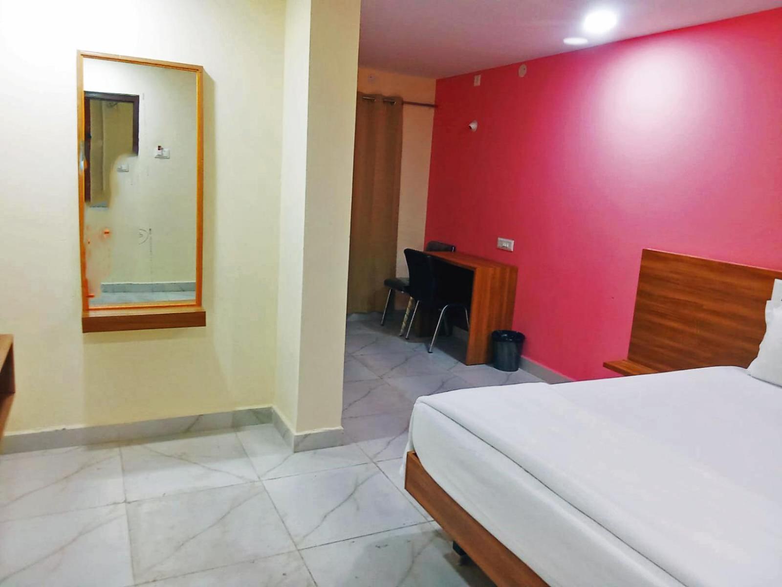 Udupi Deluxe Lodge Gulbarga Kalaburagi Exteriér fotografie