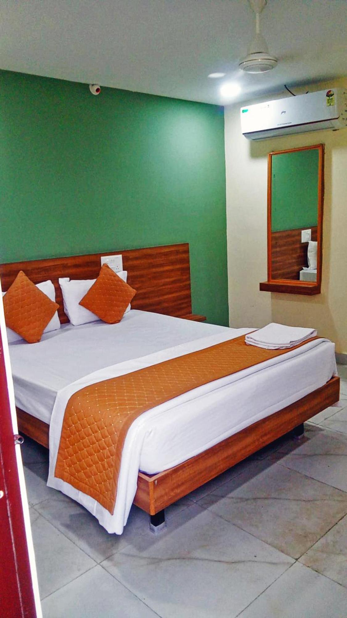 Udupi Deluxe Lodge Gulbarga Kalaburagi Exteriér fotografie