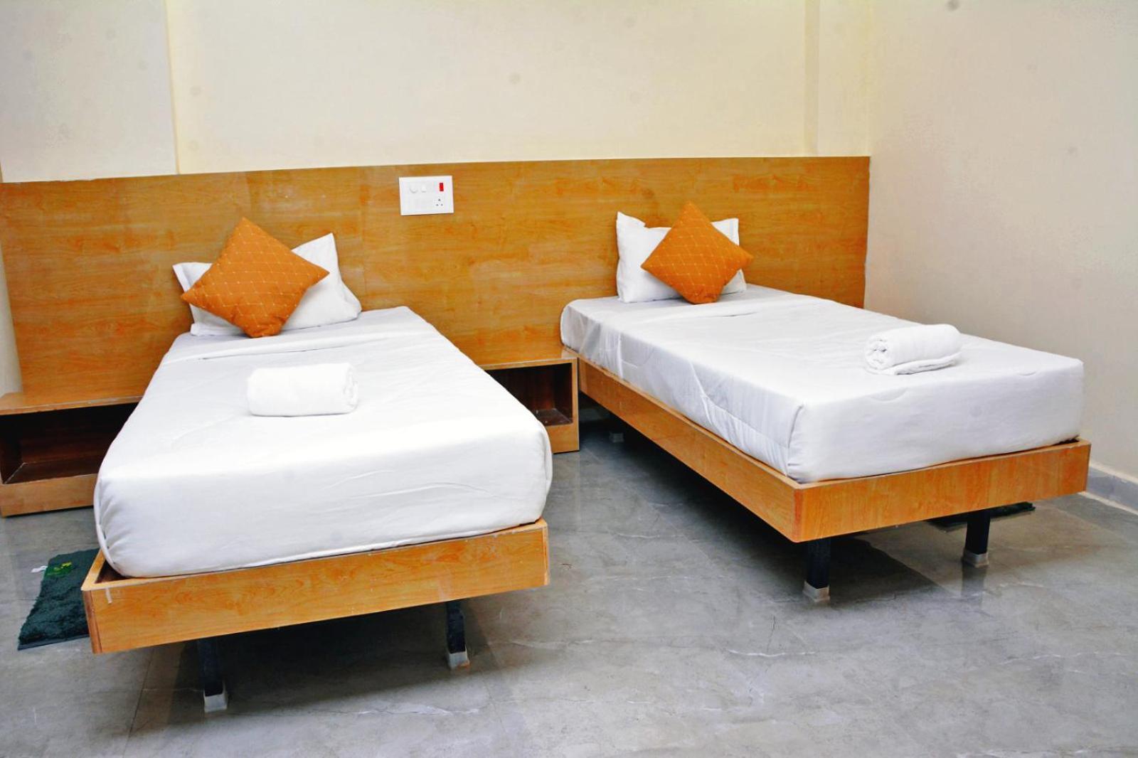 Udupi Deluxe Lodge Gulbarga Kalaburagi Exteriér fotografie