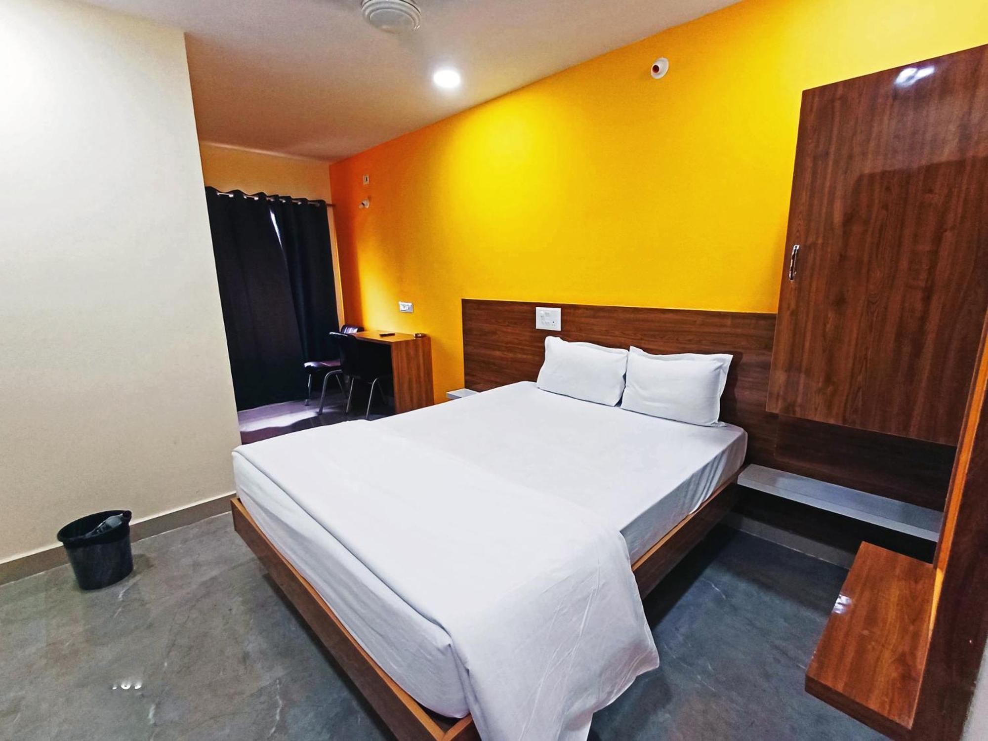 Udupi Deluxe Lodge Gulbarga Kalaburagi Exteriér fotografie