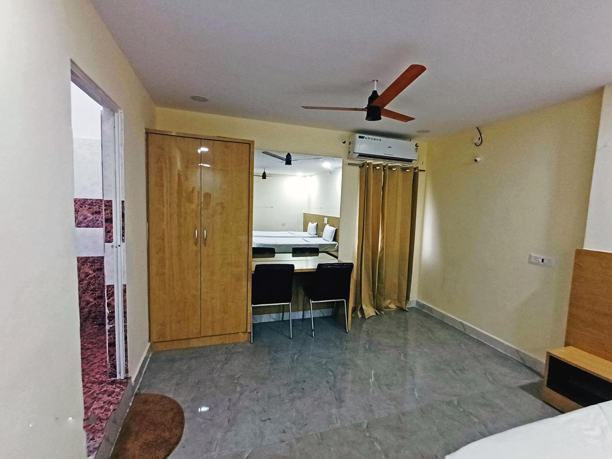 Udupi Deluxe Lodge Gulbarga Kalaburagi Exteriér fotografie